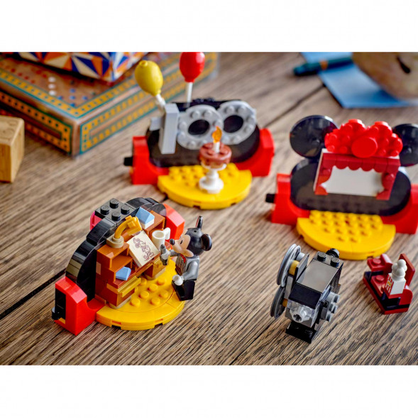 Конструктор LEGO Disney 40600 Празднование 100-летия Дисней во Владимире