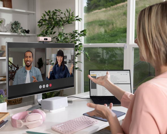 Веб-камера Logitech Brio 500, розовый во Владимире