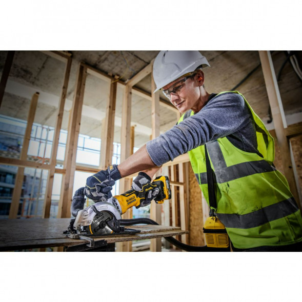 Аккумуляторная дисковая пила DEWALT DCS571N без АКБ и ЗУ во Владимире