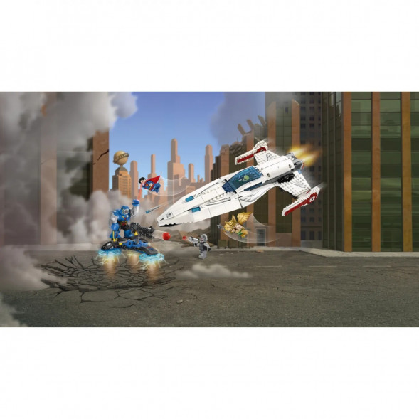 Конструктор LEGO Super Heroes 76028 Вторжение Дарксайда во Владимире