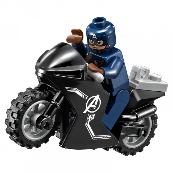 Конструктор LEGO Super Heroes 76032 Погоня на Квинджете Мстителей во Владимире