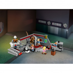 Конструктор LEGO Jurassic World 75932 Охота на рапторов в Парке Юрского Периода