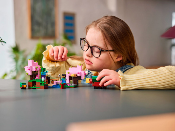 Конструктор LEGO Minecraft 21260 Сад цветущей вишни во Владимире