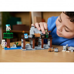 Конструктор LEGO Minecraft 21261 Волчья крепость